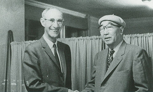 Edogawa Rampo and Lawrence Treat, in Tokyo (1961)Photo: Fujisawa Syu